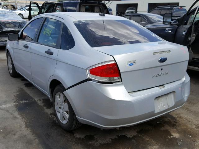 1FAHP34N78W189802 - 2008 FORD FOCUS S/SE SILVER photo 3