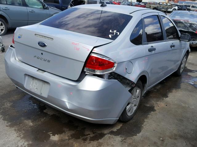 1FAHP34N78W189802 - 2008 FORD FOCUS S/SE SILVER photo 4