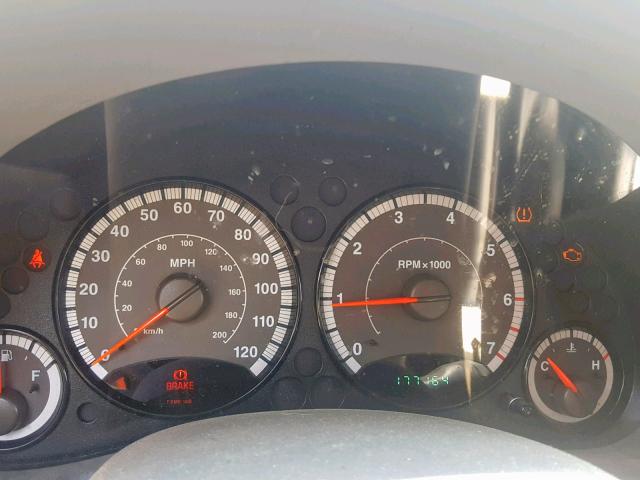 1J4GL38KX5W565982 - 2005 JEEP LIBERTY RE BLUE photo 8