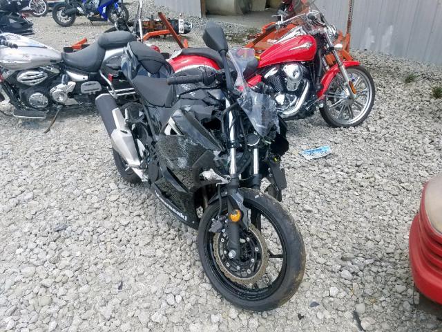 JKAEXKH11JDA11879 - 2018 KAWASAKI EX400 BLACK photo 1