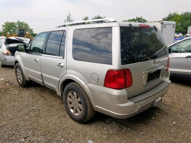 5LMFU28R24LJ12888 - 2004 LINCOLN NAVIGATOR SILVER photo 3