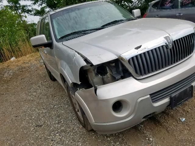 5LMFU28R24LJ12888 - 2004 LINCOLN NAVIGATOR SILVER photo 9