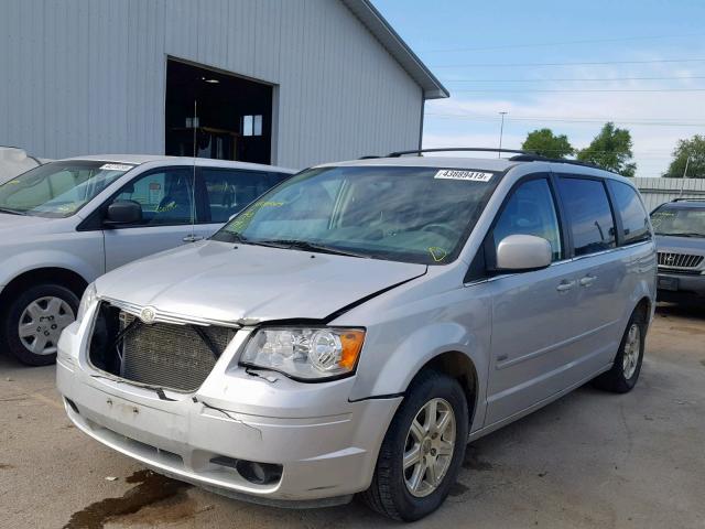 2A8HR54P88R787450 - 2008 CHRYSLER TOWN & COU SILVER photo 2