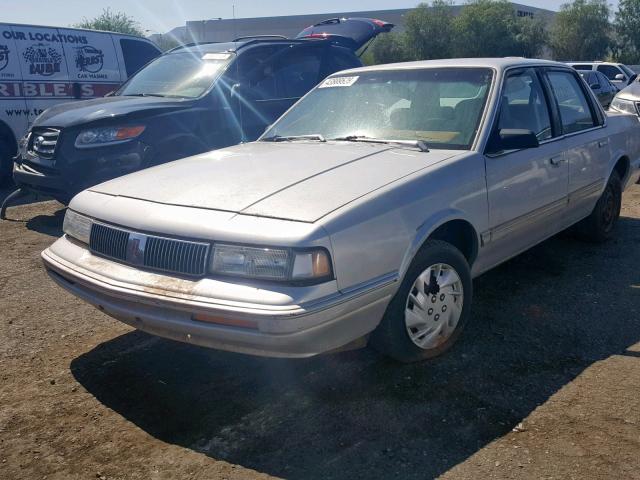 1G3AG54N9P6414842 - 1993 OLDSMOBILE CUTLASS CI SILVER photo 2