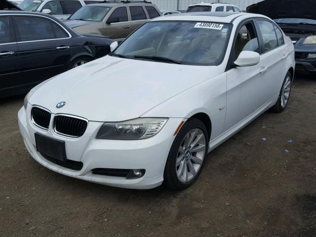 WBAPH5G54BNM77202 - 2011 BMW 328 I SULE WHITE photo 2