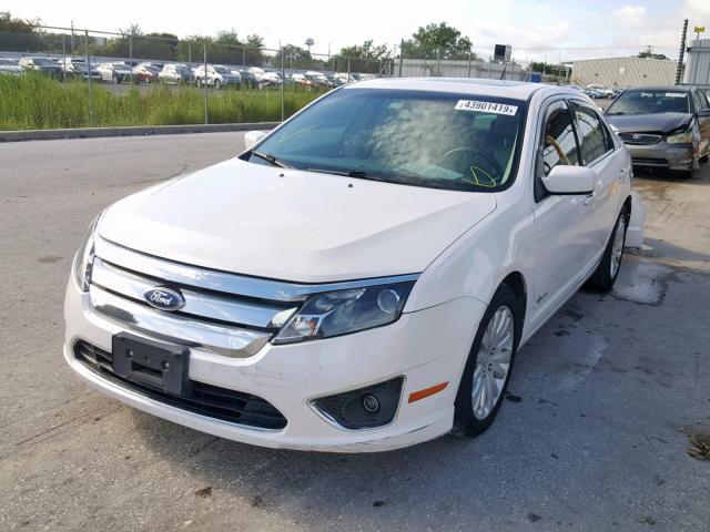 3FADP0L36AR376213 - 2010 FORD FUSION HYB WHITE photo 2