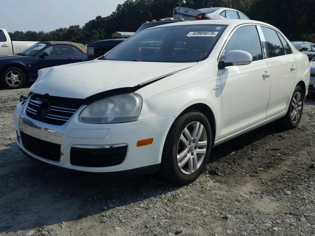 3VWEF71K67M174155 - 2007 VOLKSWAGEN JETTA WOLF WHITE photo 2