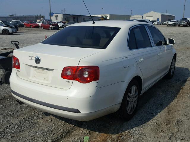 3VWEF71K67M174155 - 2007 VOLKSWAGEN JETTA WOLF WHITE photo 4