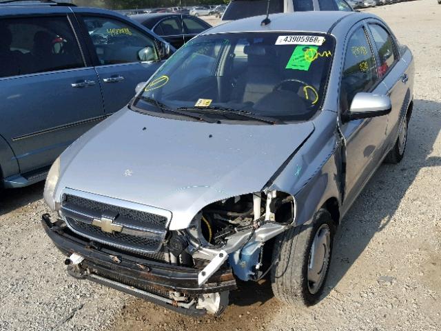 KL1TD56E89B617107 - 2009 CHEVROLET AVEO LS SILVER photo 2