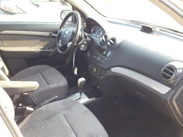 KL1TD56E89B617107 - 2009 CHEVROLET AVEO LS SILVER photo 5