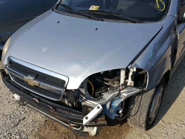 KL1TD56E89B617107 - 2009 CHEVROLET AVEO LS SILVER photo 9