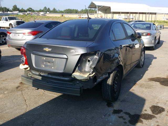 1G1JB5SH2D4220598 - 2013 CHEVROLET SONIC LS 灰色 照片 4