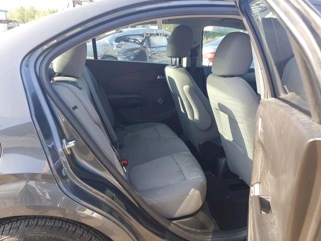 1G1JB5SH2D4220598 - 2013 CHEVROLET SONIC LS 灰色 照片 6