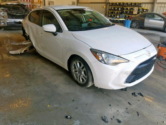 3MYDLBZV2GY119088 - 2016 TOYOTA SCION IA WHITE photo 1