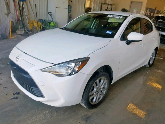 3MYDLBZV2GY119088 - 2016 TOYOTA SCION IA WHITE photo 2