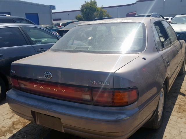 JT2VK13E4P0231774 - 1993 TOYOTA CAMRY XLE SILVER photo 4