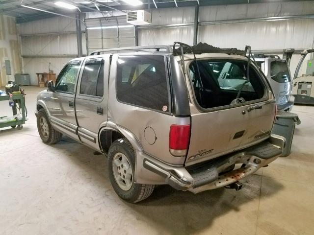 1GNDT13W2W2252528 - 1998 CHEVROLET BLAZER TAN photo 3