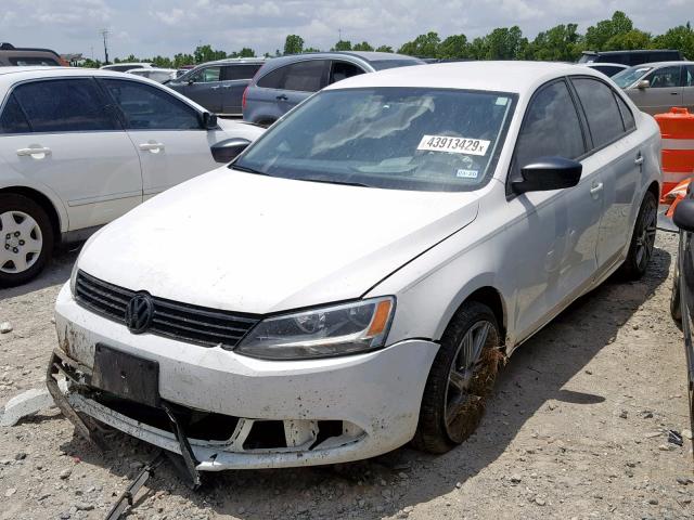 3VW1K7AJ4CM358618 - 2012 VOLKSWAGEN JETTA BASE WHITE photo 2