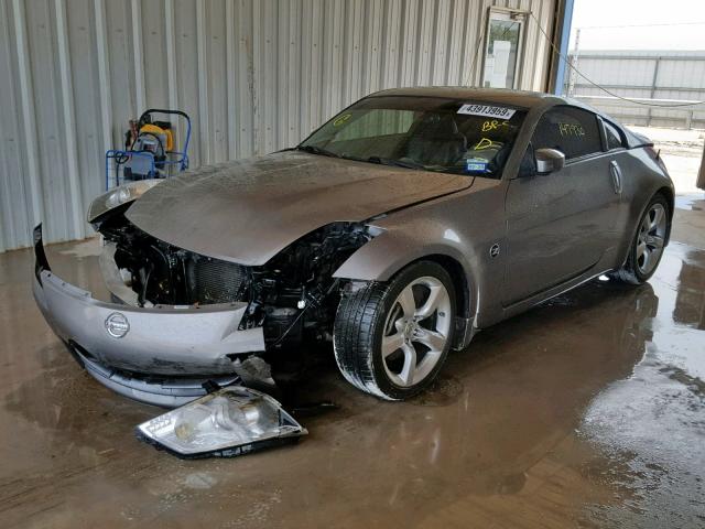 JN1BZ34E28M750013 - 2008 NISSAN 350Z COUPE GRAY photo 2