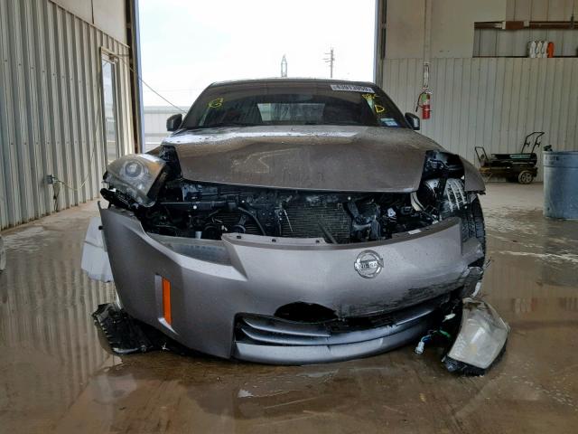 JN1BZ34E28M750013 - 2008 NISSAN 350Z COUPE GRAY photo 9