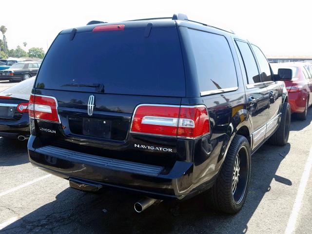 5LMFU27518LJ01949 - 2008 LINCOLN NAVIGATOR BLACK photo 4