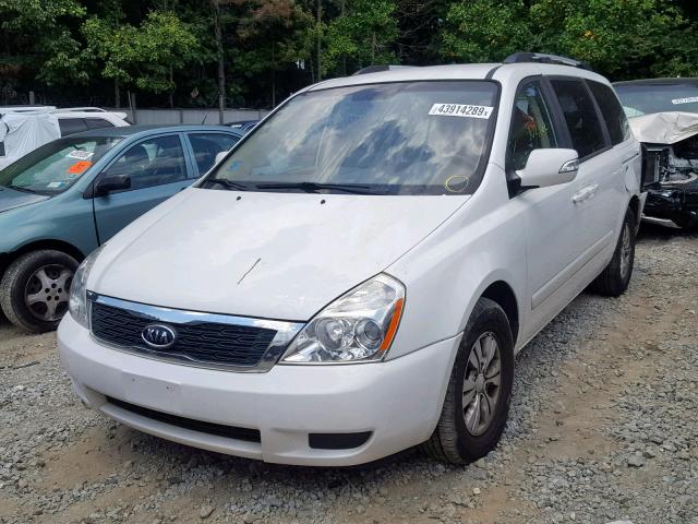 KNDMG4C72C6473106 - 2012 KIA SEDONA LX WHITE photo 2