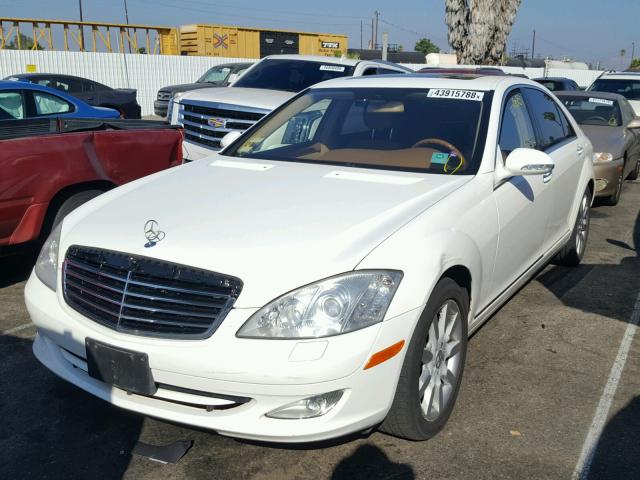 WDDNG71X27A049278 - 2007 MERCEDES-BENZ S 550 WHITE photo 2