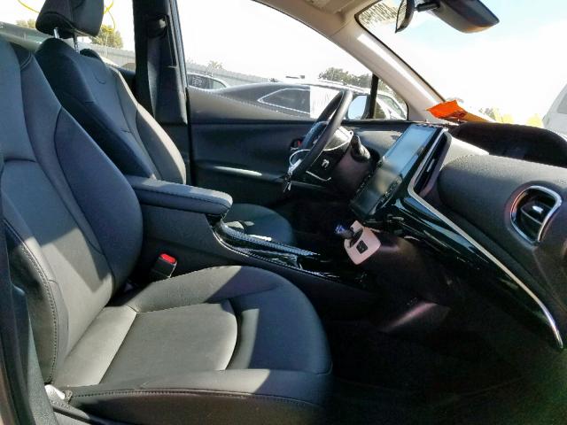 JTDKARFP4J3073418 - 2018 TOYOTA PRIUS PRIM 白色 照片 5