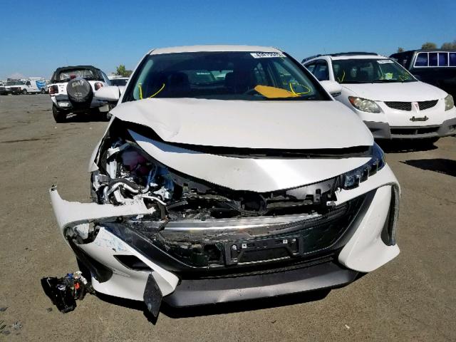 JTDKARFP4J3073418 - 2018 TOYOTA PRIUS PRIM 白色 照片 9