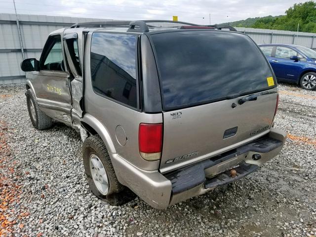 1GNDT13W7Y2343278 - 2000 CHEVROLET BLAZER GRAY photo 3