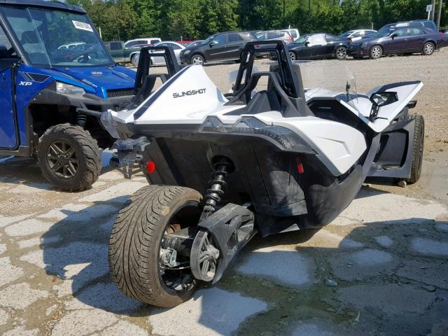 57XAASFA0K8130319 - 2019 POLARIS SLINGSHOT WHITE photo 4