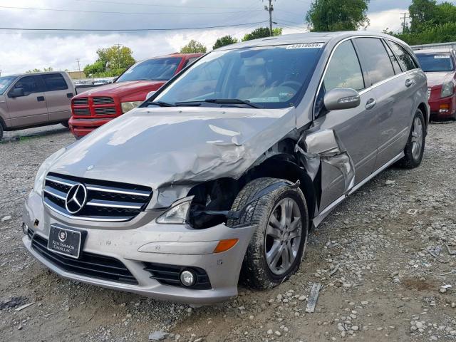 4JGCB65E49A089637 - 2009 MERCEDES-BENZ R 350 4MAT GRAY photo 2