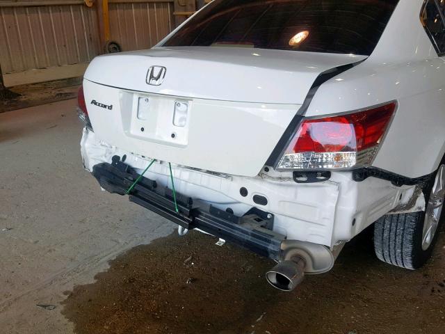 JHMCP26498C021419 - 2008 HONDA ACCORD LXP WHITE photo 9