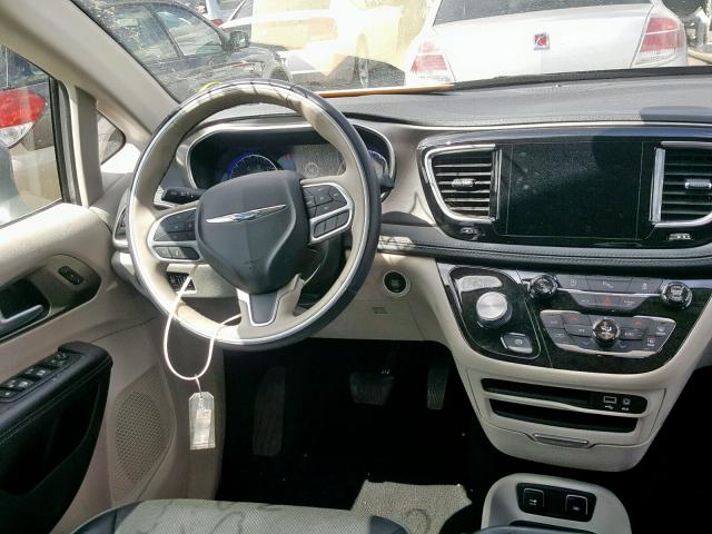 2C4RC1GG1JR314268 - 2018 CHRYSLER PACIFICA L SILVER photo 9