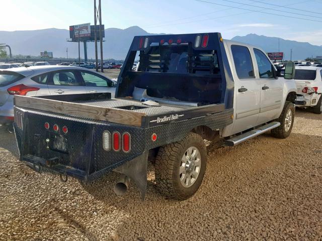 1GT423C81CF202765 - 2012 GMC SIERRA K35 SILVER photo 4