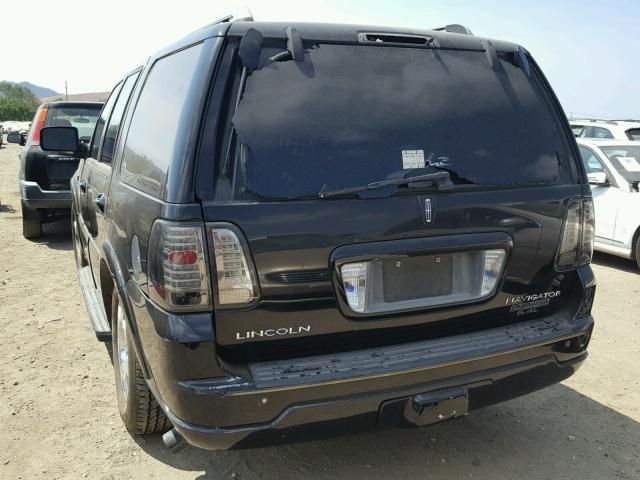 5LMFU28545LJ04385 - 2005 LINCOLN NAVIGATOR 黑色 照片 3