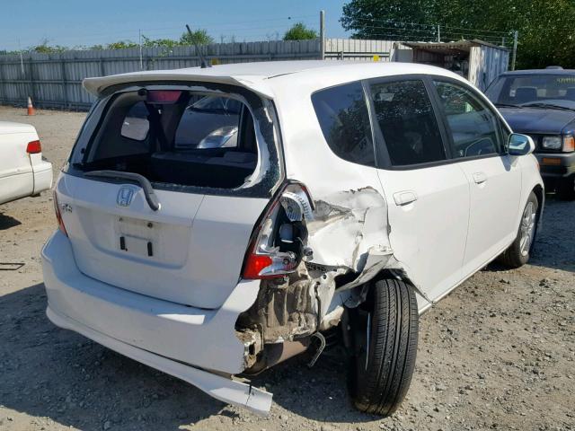 JHMGD38697S061826 - 2007 HONDA FIT S WHITE photo 4