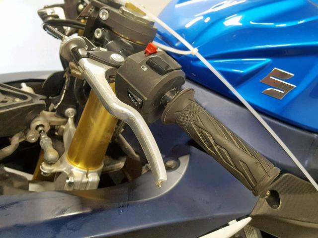 JS1GR7MA5B2101570 - 2011 SUZUKI GSX750 BLUE photo 11