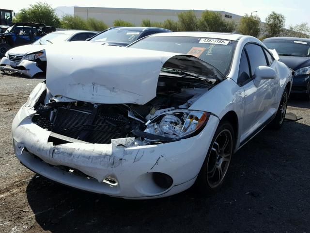 4A3AK64F28E010024 - 2008 MITSUBISHI ECLIPSE SE WHITE photo 2