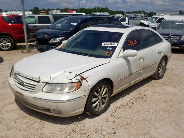 KMHFC46FX6A101338 - 2006 HYUNDAI AZERA SE WHITE photo 2