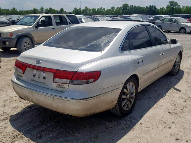 KMHFC46FX6A101338 - 2006 HYUNDAI AZERA SE WHITE photo 4