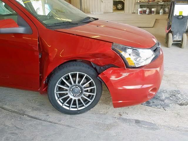 1FAHP3GN5AW191761 - 2010 FORD FOCUS SES RED photo 9