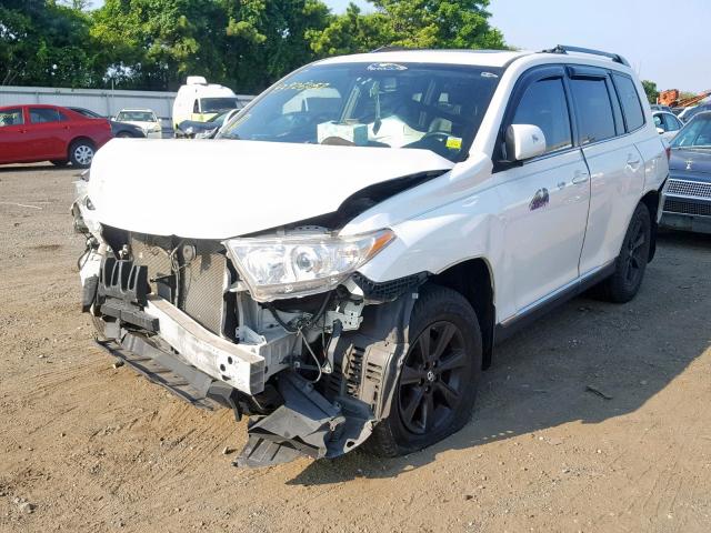 5TDBK3EHXDS213401 - 2013 TOYOTA HIGHLANDER WHITE photo 2