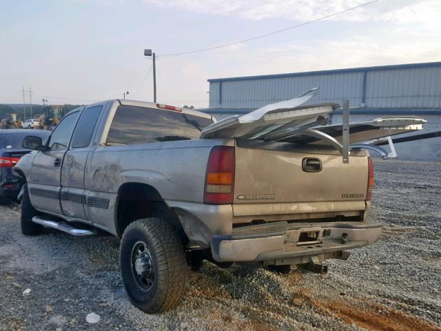 1GCHC29U82E228457 - 2002 CHEVROLET SILVERADO GOLD photo 3