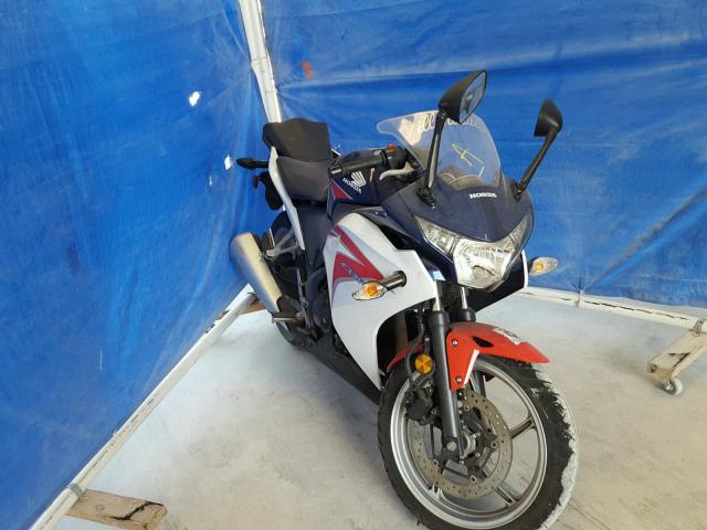 MLHMC4105C5200326 - 2012 HONDA CBR250 R WHITE photo 1