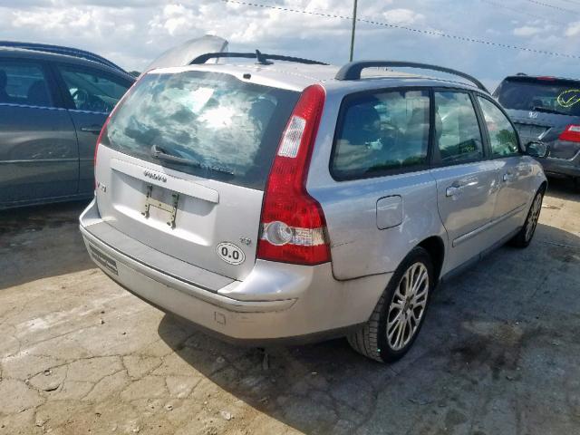 YV1MW682252043480 - 2005 VOLVO V50 T5 SILVER photo 4