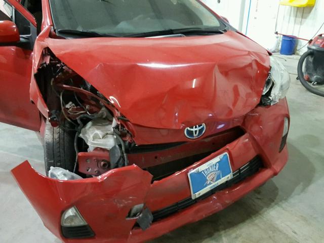 JTDKDTB30E1066233 - 2014 TOYOTA PRIUS C RED photo 9