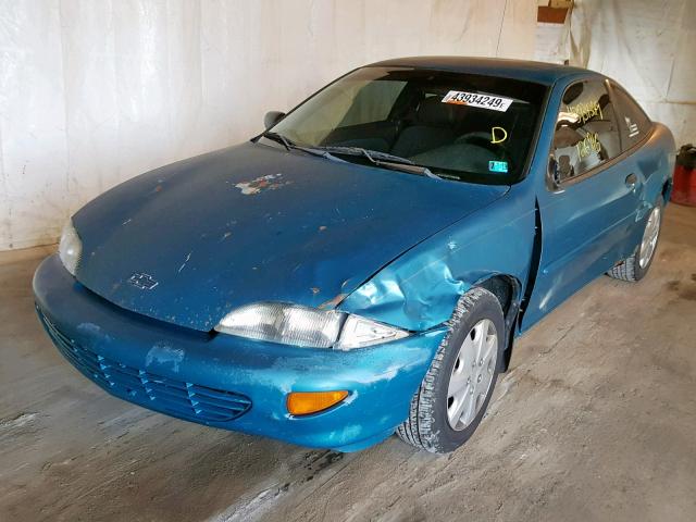 3G1JC1247WS844435 - 1998 CHEVROLET CAVALIER B BLUE photo 2