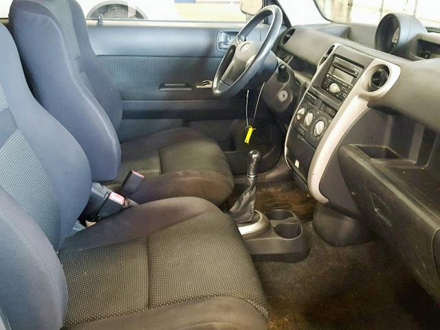 JTLKT334454010440 - 2005 TOYOTA SCION XB BLUE photo 5