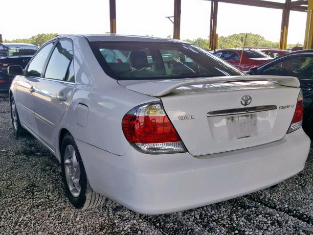 4T1BE32K33U190136 - 2003 TOYOTA CAMRY LE WHITE photo 3